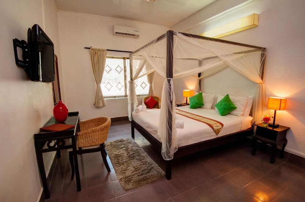 The Willow Boutique Hotel Phnom Penh Exterior photo