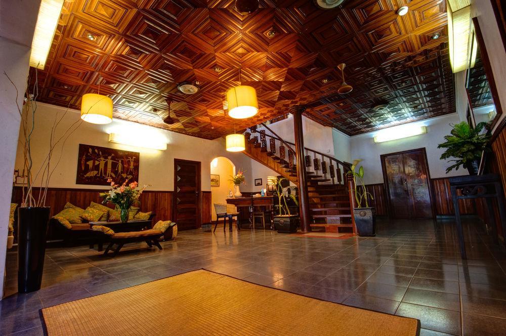 The Willow Boutique Hotel Phnom Penh Exterior photo